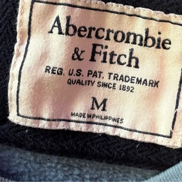 Abercrombie & Fitch Gray Sweatshirt with Black Logo - Picture 4 of 4